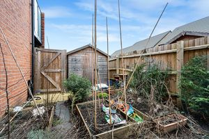 Photo 16- click for photo gallery